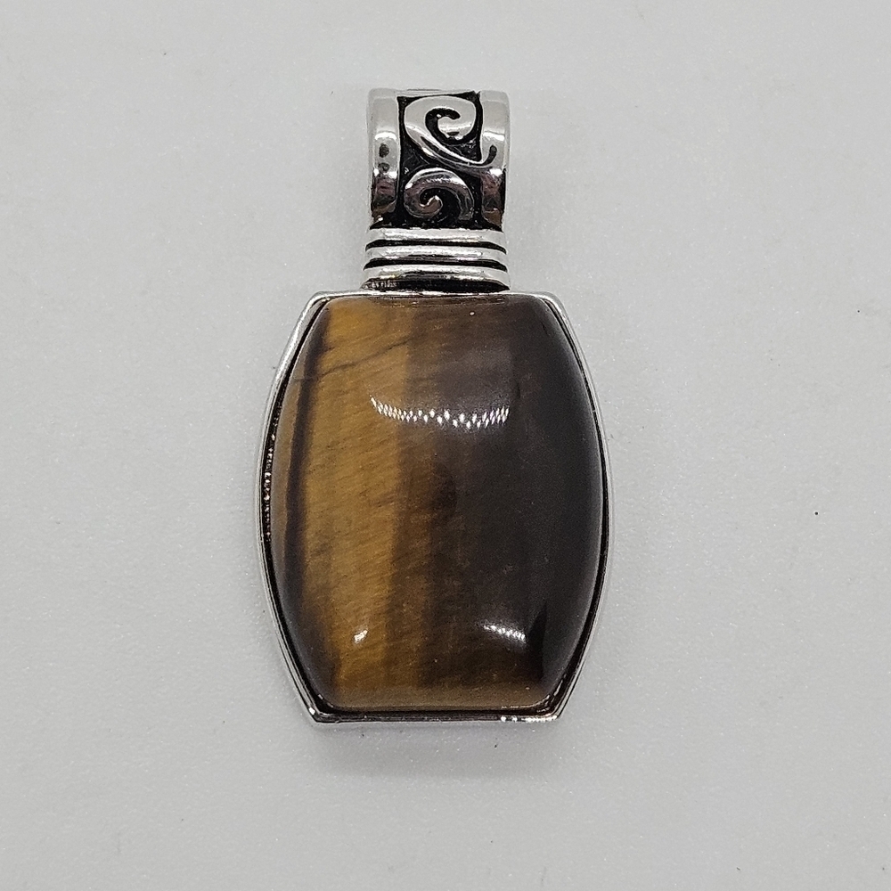 lia sophia silver tone faux tiger's eye pendant